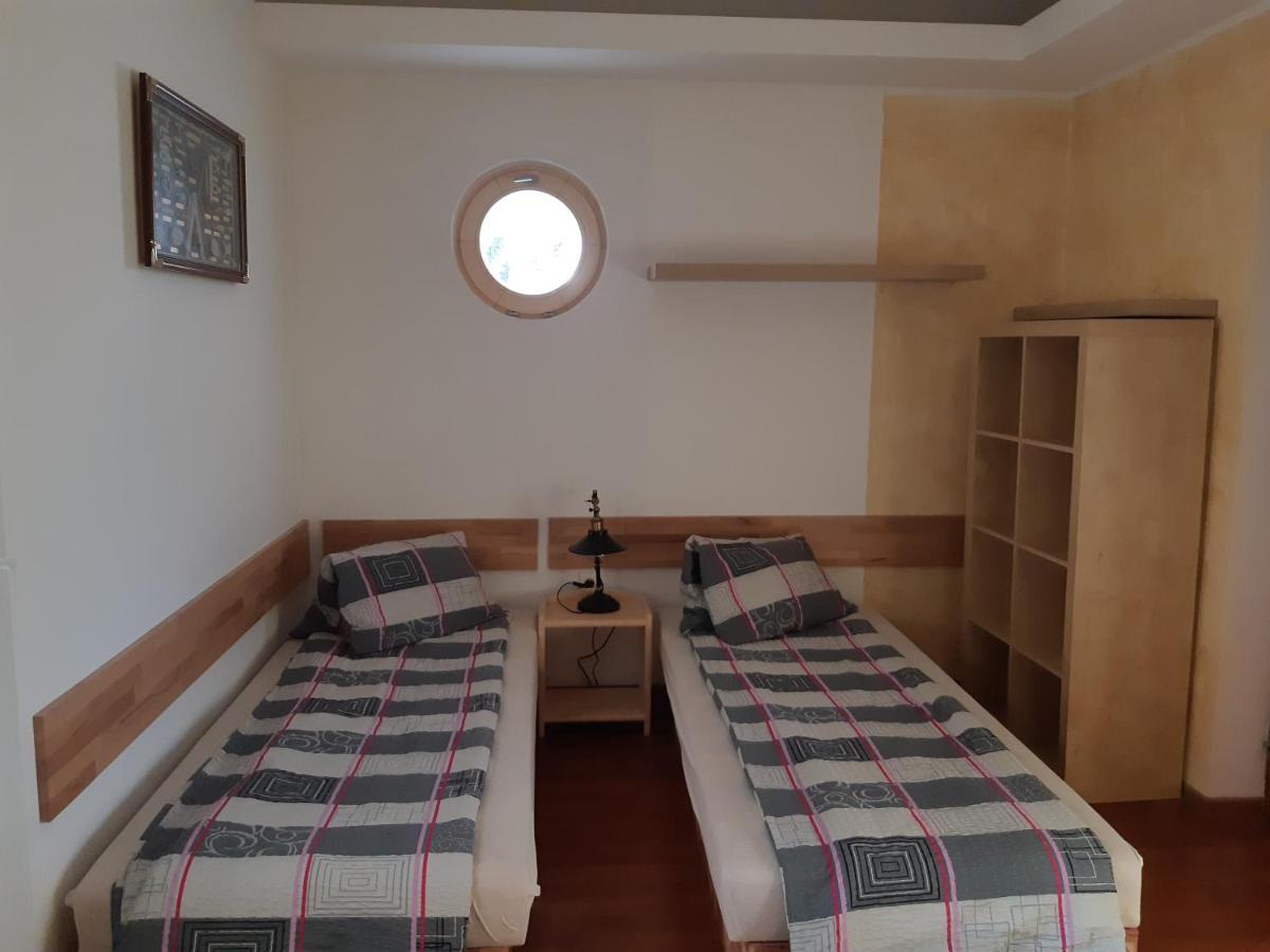 Lázně Bohdaneč Pension Art מראה חיצוני תמונה